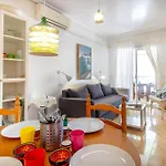 2 Bedroom Cozy In Апартаменти Торрев'єха