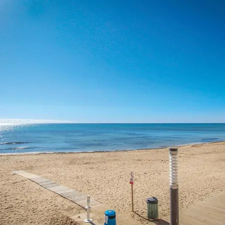 Apartamento 2 Bedroom Beautiful In *