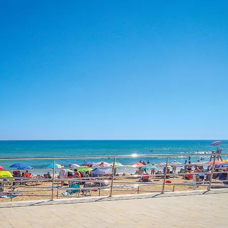 2 Bedroom Cozy In Apartment