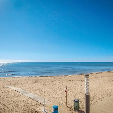 Apartment 2 Bedroom Cozy In *