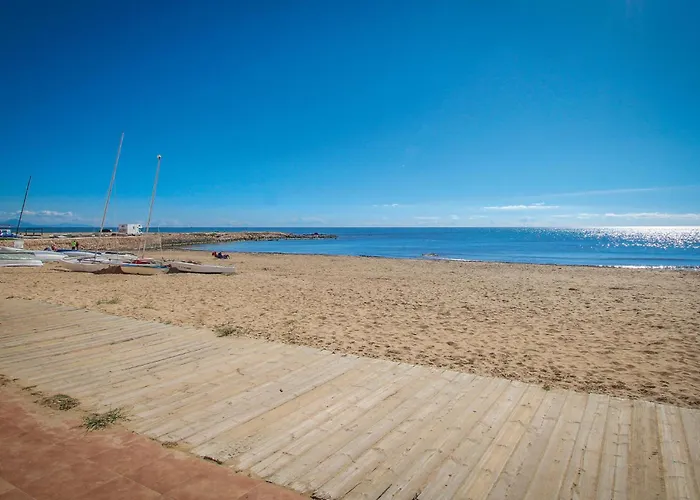 Apartment 2 Bedroom Cozy In